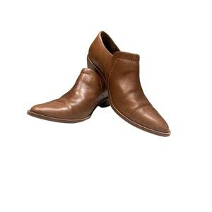 Bernardo Women’s Cognac Brown Ankle Bootie Slip On Pointed Toe Size 7.5 Cottage